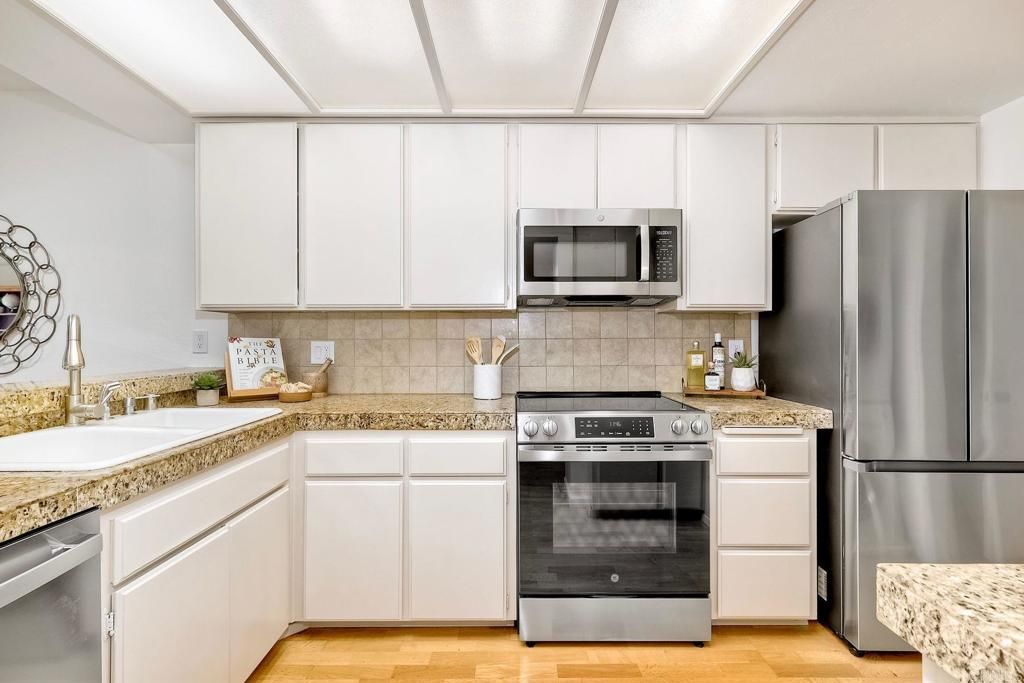 3098 Rue Dorleans 328, San Diego, CA 92110 — exterior