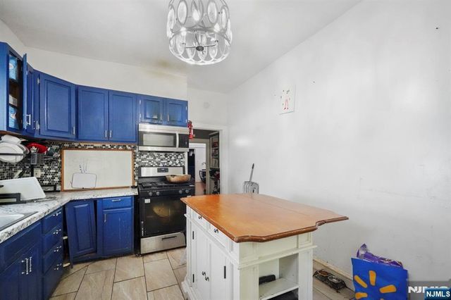 253 Burnett Street, East Orange, NJ 07018