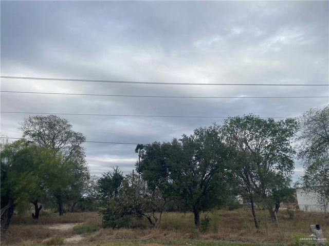 905 E Davis Road, Edinburg, TX 78542