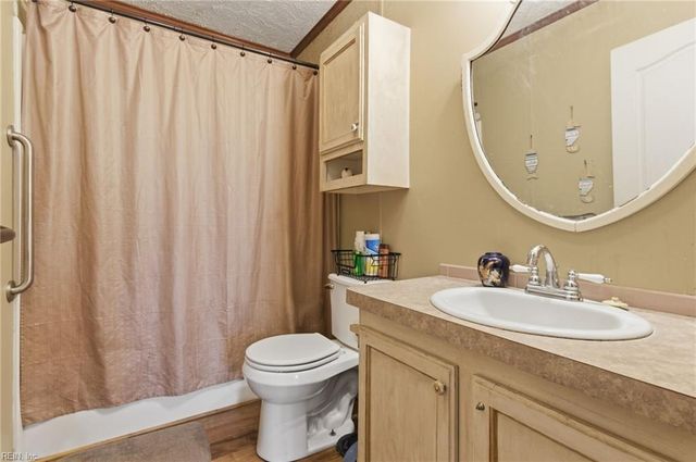 33241 Boothe RD, Ivor, VA 23866