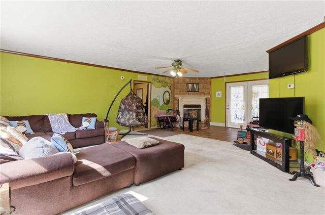 33241 Boothe RD, Ivor, VA 23866