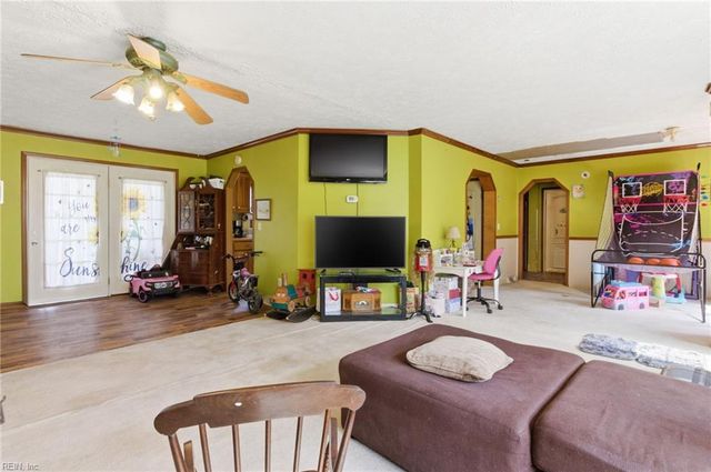 33241 Boothe RD, Ivor, VA 23866