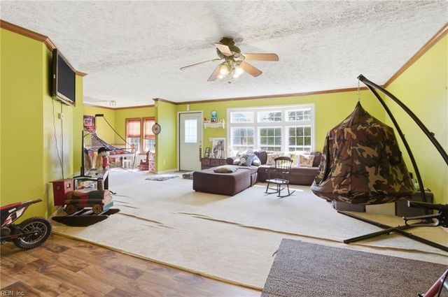 33241 Boothe RD, Ivor, VA 23866