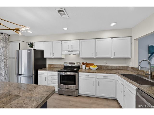 1306 S Carson Way, Aurora, CO 80012