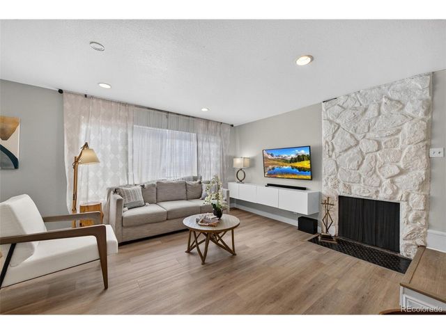 1306 S Carson Way, Aurora, CO 80012