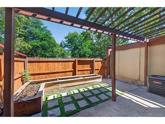 1306 S Carson Way, Aurora, CO 80012