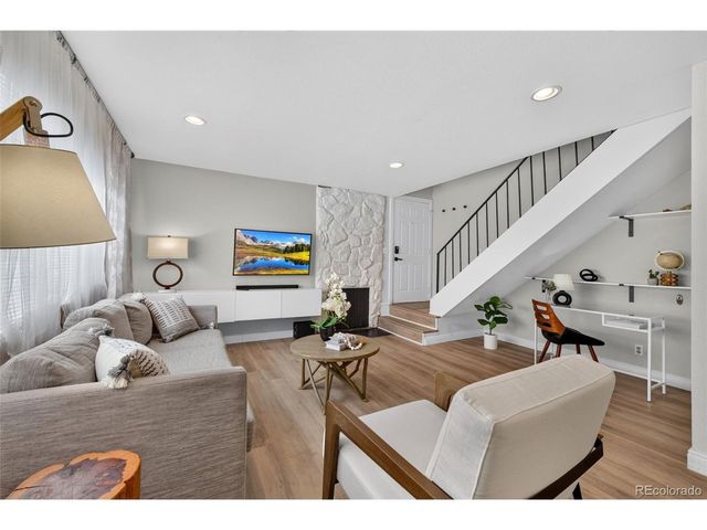 1306 S Carson Way, Aurora, CO 80012