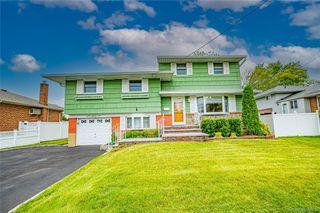 28 Chance Street, Hicksville, NY 11801
