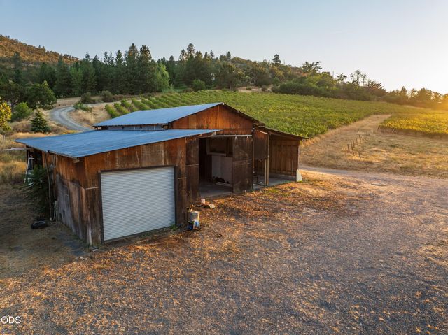 202 Pleasant View Road, Talent, OR 97540