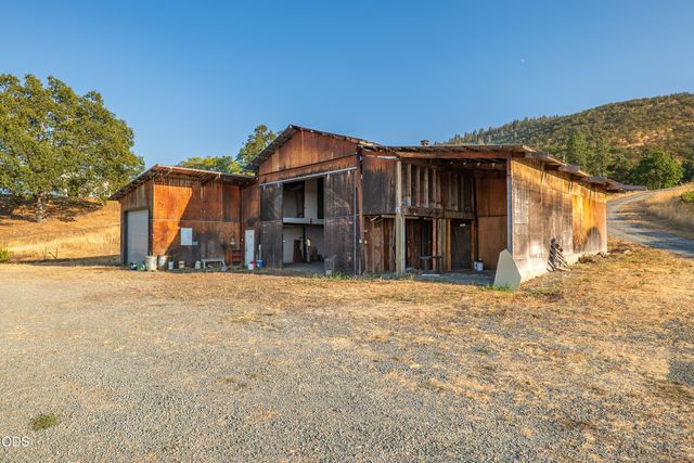 202 Pleasant View Road, Talent, OR 97540