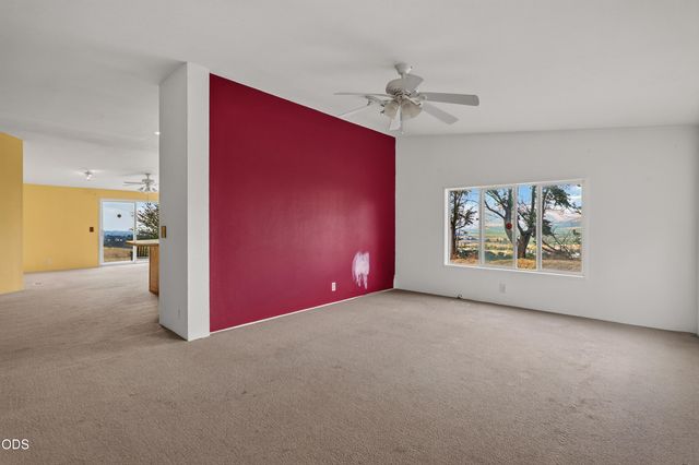 202 Pleasant View Road, Talent, OR 97540