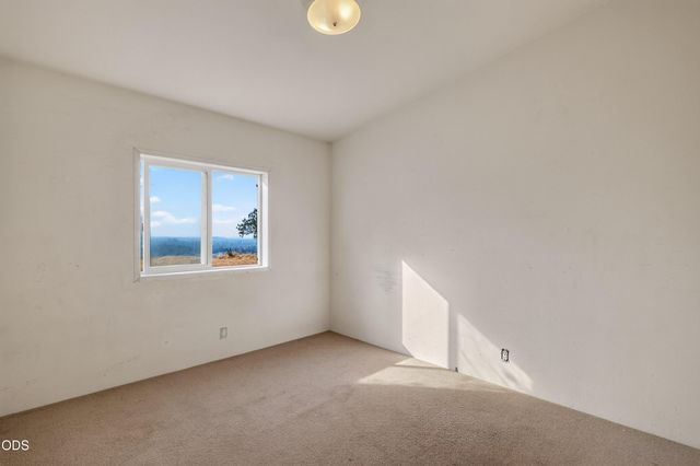 202 Pleasant View Road, Talent, OR 97540