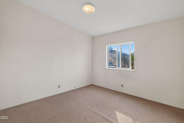 202 Pleasant View Road, Talent, OR 97540