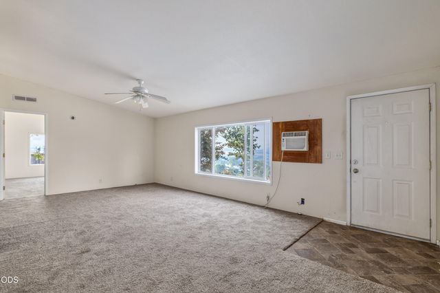 202 Pleasant View Road, Talent, OR 97540