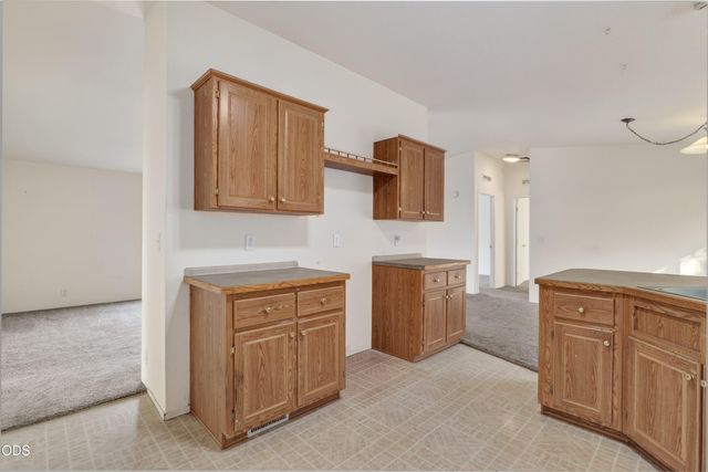 202 Pleasant View Road, Talent, OR 97540