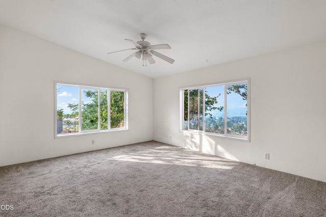 202 Pleasant View Road, Talent, OR 97540