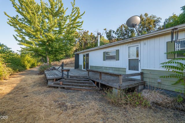 202 Pleasant View Road, Talent, OR 97540