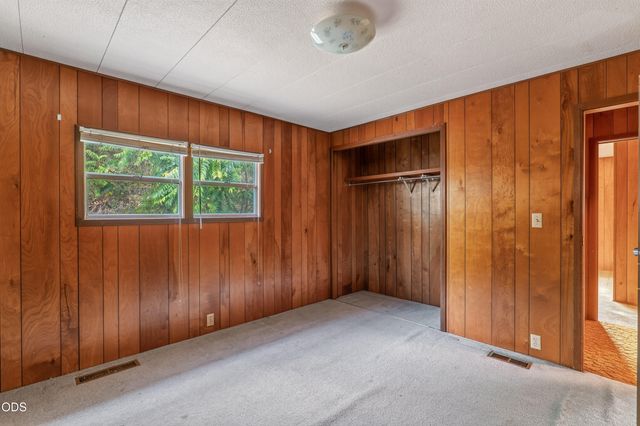 202 Pleasant View Road, Talent, OR 97540