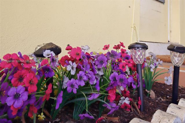 28 NW 170th St 1, North Miami Beach, FL 33169