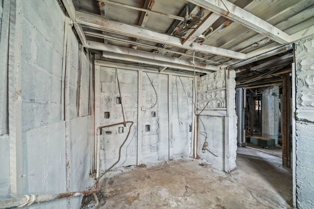 11615 S Lafayette Avenue, Chicago, IL 60628