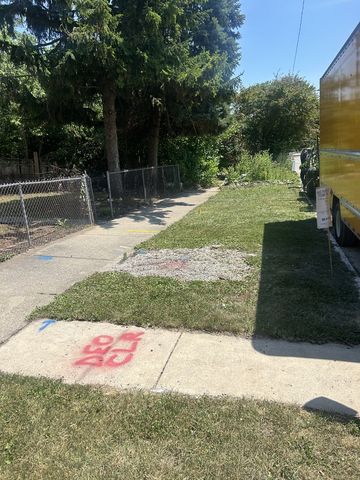 11615 S Lafayette Avenue, Chicago, IL 60628