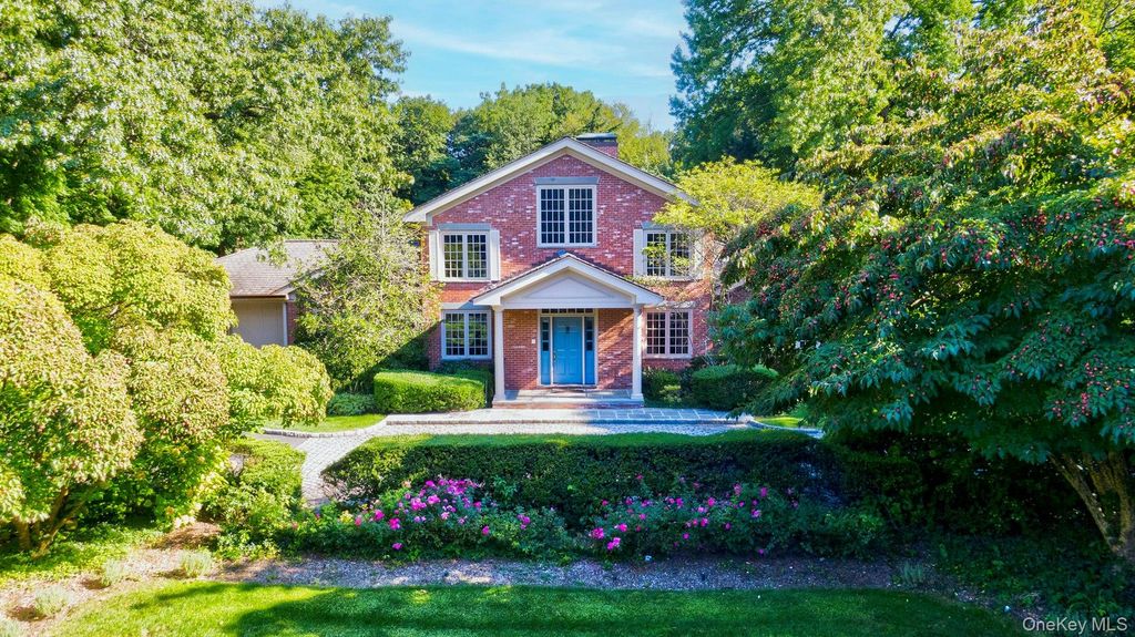 16 Barkers Point Road, Sands Point, NY 11050
