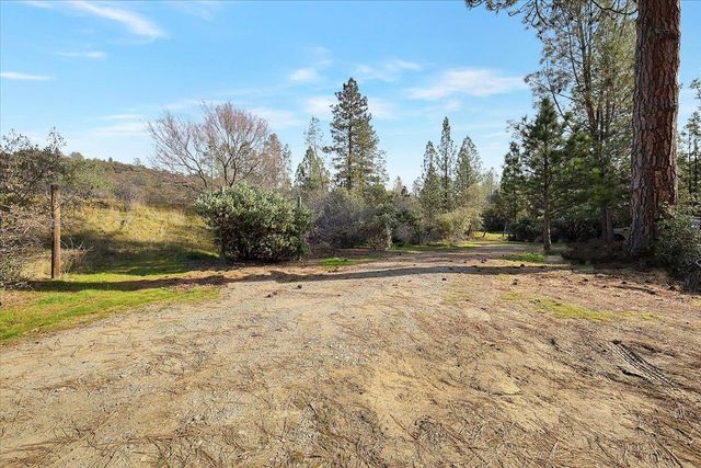 13980 Mountain House Rd, Nevada City, CA 95959