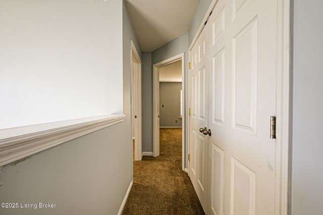 6106 Dewitt Dr, Louisville, KY 40258