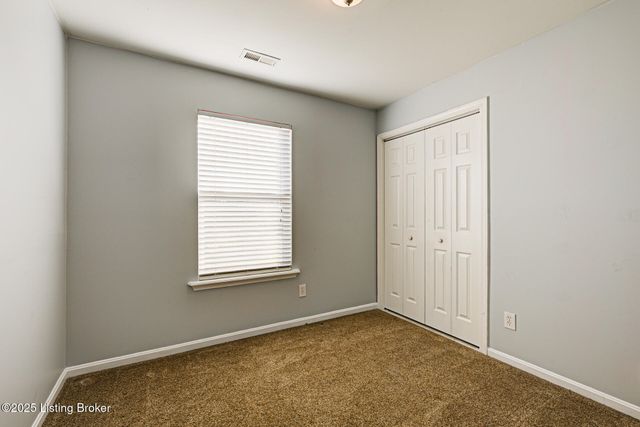 6106 Dewitt Dr, Louisville, KY 40258