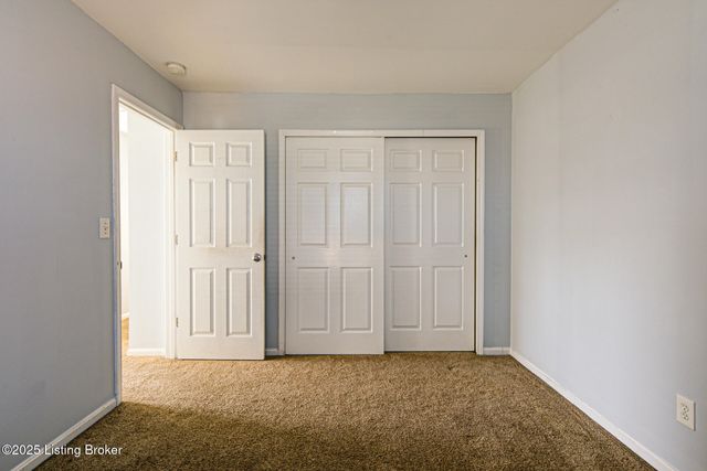 6106 Dewitt Dr, Louisville, KY 40258