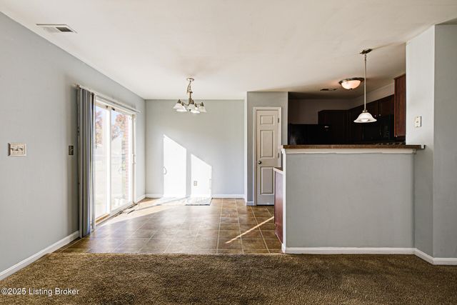 6106 Dewitt Dr, Louisville, KY 40258