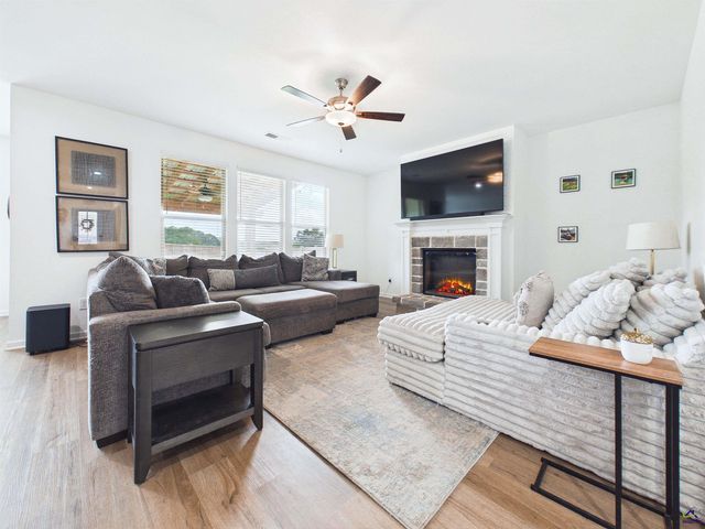 300 David's Place Drive, Warner Robins, GA 31088