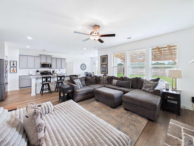 300 David's Place Drive, Warner Robins, GA 31088