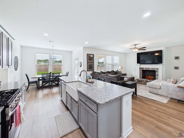 300 David's Place Drive, Warner Robins, GA 31088
