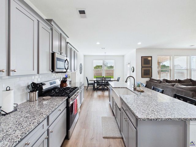 300 David's Place Drive, Warner Robins, GA 31088