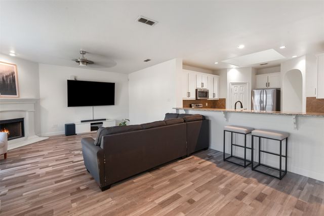 15725 Carlton Oaks Drive, Fort Worth, TX 76177