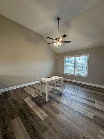 772 Lillian Grace Dr, Clarksville, TN 37043