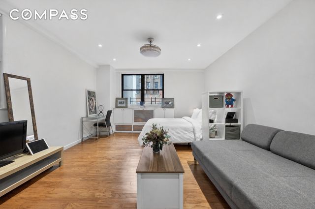 330 3rd Ave Apt 1K, New York City, NY 10010