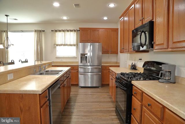 663 THOREAU DR, Mount Joy, PA 17552
