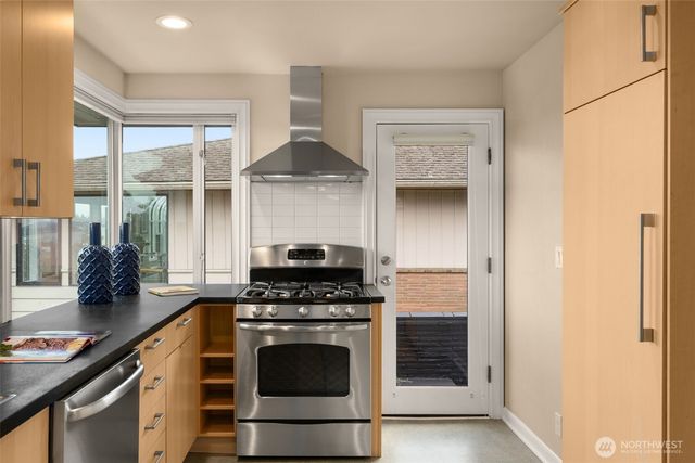 5930 Wilson Avenue S, Seattle, WA 98118