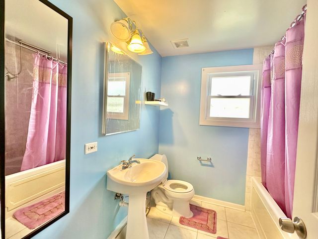 901 S Westgate Road, Des Plaines, IL 60016