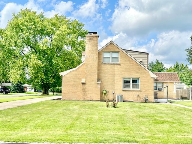 901 S Westgate Road, Des Plaines, IL 60016