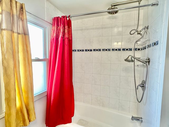901 S Westgate Road, Des Plaines, IL 60016