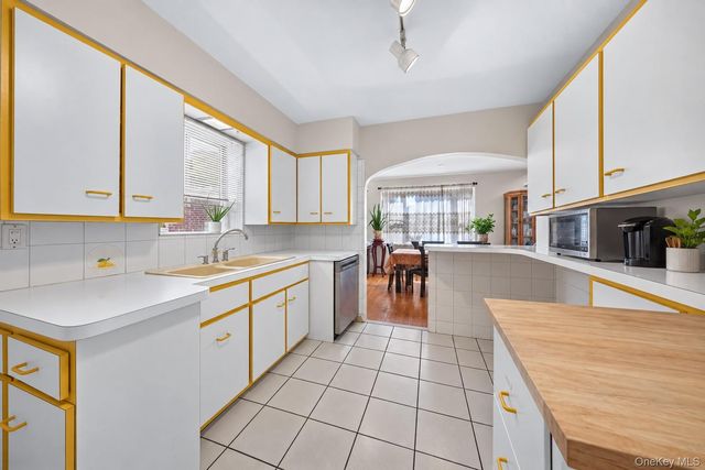40-45 193rd Street, Flushing, NY 11358