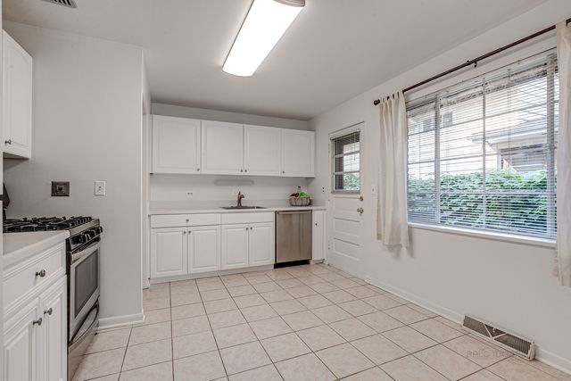 370 MADISON Avenue, Glencoe, IL 60022