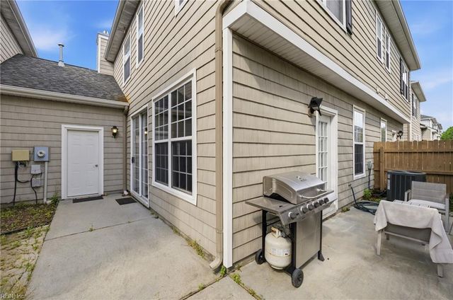 5325 Brinsley LN, Virginia Beach, VA 23455