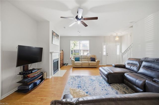 5325 Brinsley LN, Virginia Beach, VA 23455