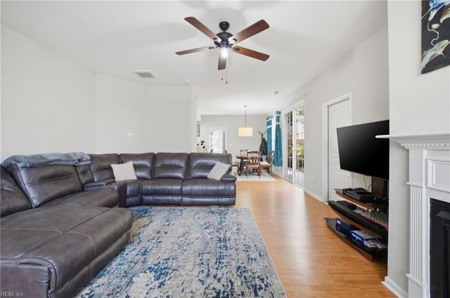 5325 Brinsley LN, Virginia Beach, VA 23455