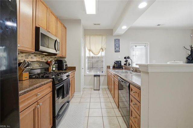 5325 Brinsley LN, Virginia Beach, VA 23455