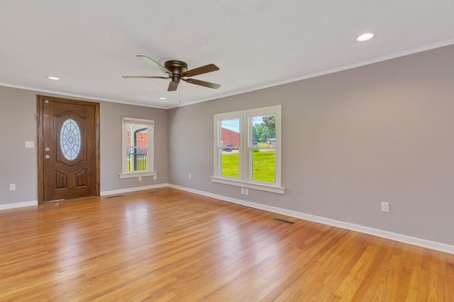 37 Myrtle Avenue, Chattanooga, TN 37419
